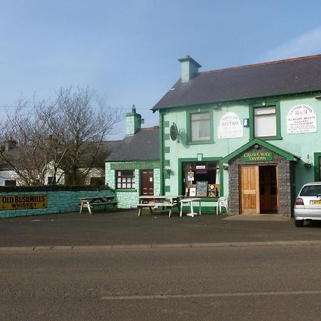 Causeway Tavern Bed & Breakfast Bushmills Exterior foto