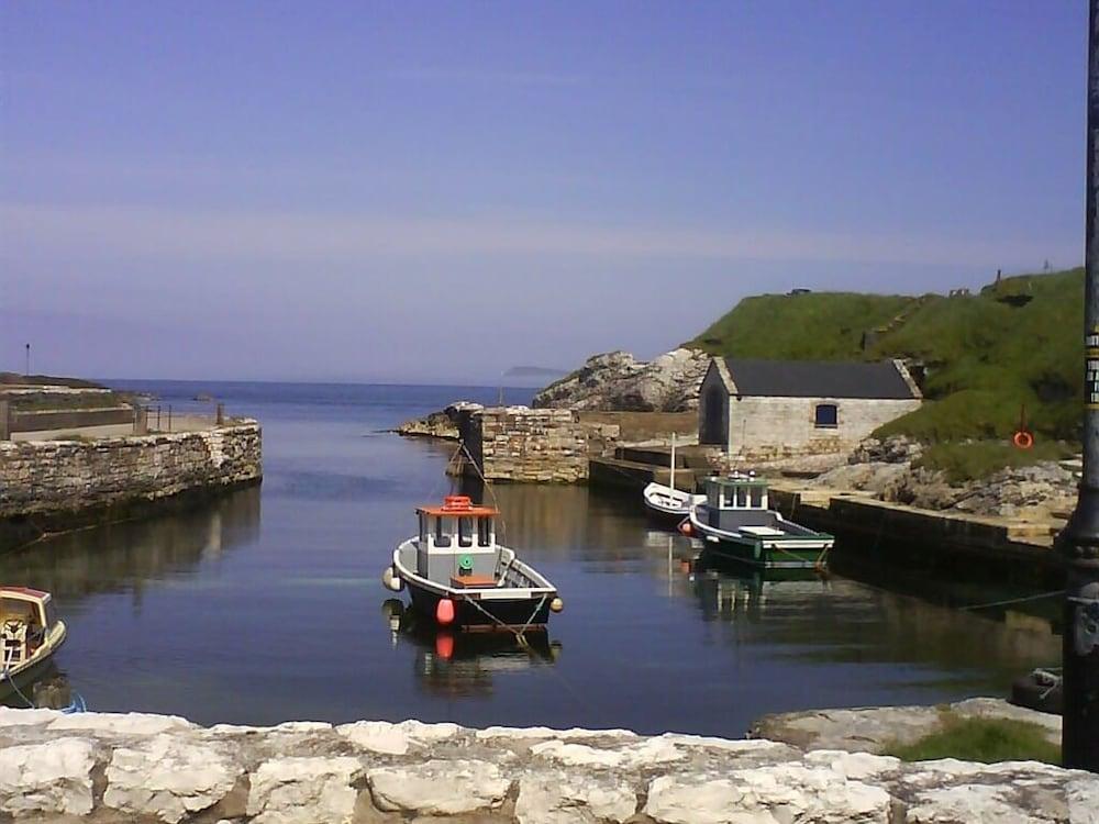 Causeway Tavern Bed & Breakfast Bushmills Exterior foto